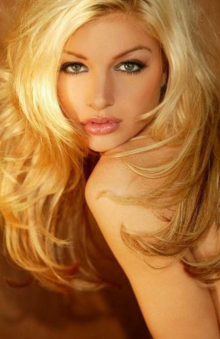 Melina Hostessen Escort